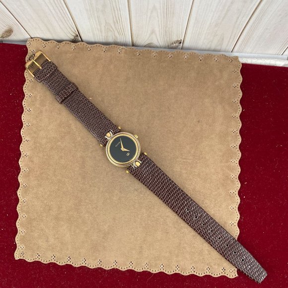 Vintage Gucci 4500L watch with Black Enamel face Gold sword hands Brown Strap - Picture 4 of 10
